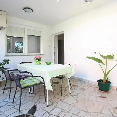 Appartamento In 5545 Crikvenica